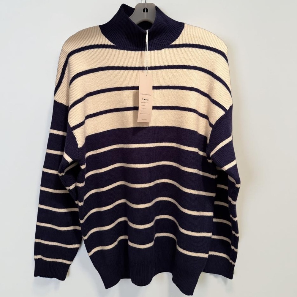 NWT Dokotoo Women’s Turtleneck Striped Sweater Pullover  Navy Blue/White Size M